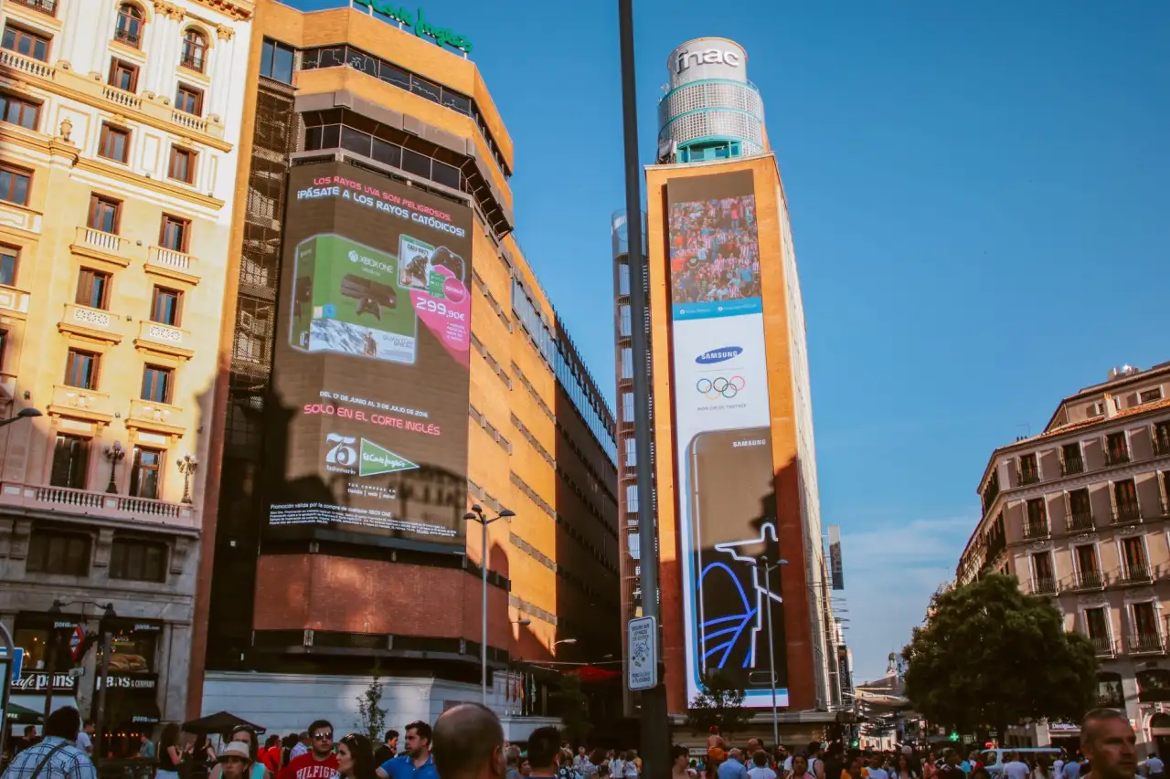 成都推创科技解析:企业办公场景下智能硬件与电脑配件的选型要点