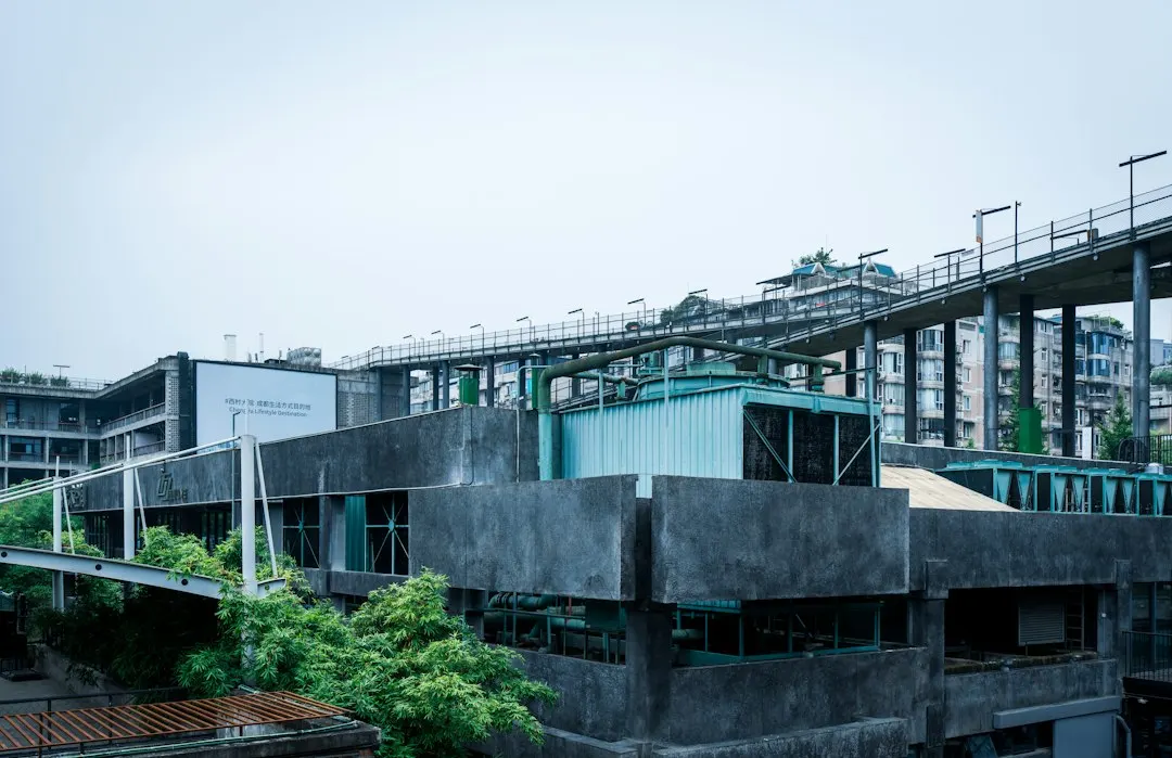 西南地区企业智能硬件采购指南:从需求分析到电脑配件选型策略